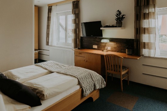 Gemütliche Zimmer im Gästehaus Feldkirchen Flughafen Graz Hotel